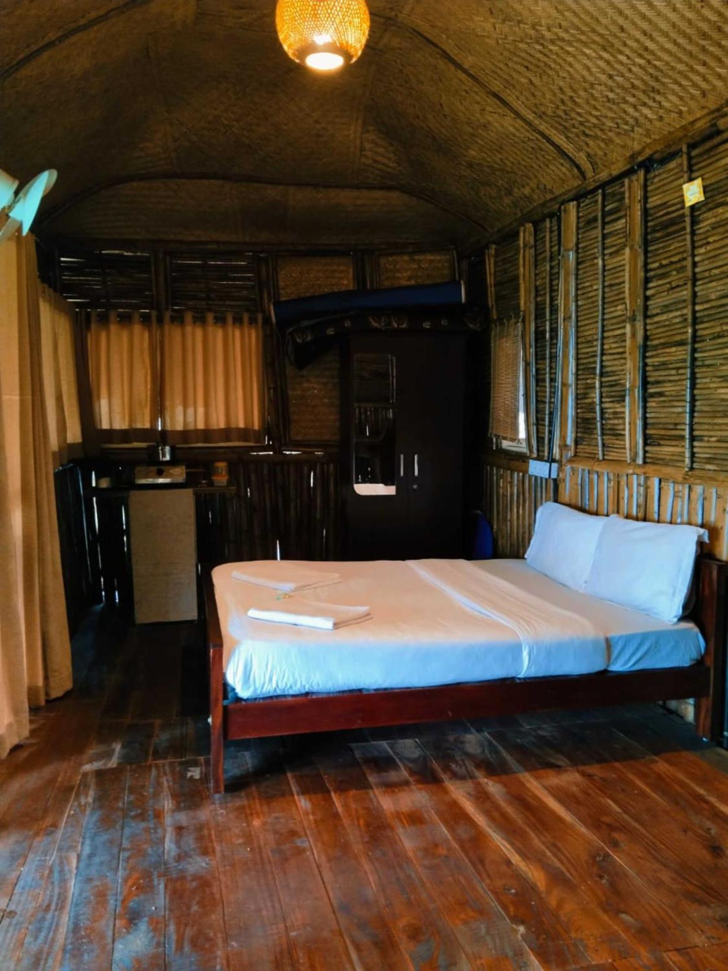 Sunset Valley Kerala Pool Resort - Serene Natural Forest Cottage Stay In Idukki With Sunrise & Sunset Panoramas, Natural Streams & Tranquil Summer Evenings Pīrmed Extérieur photo