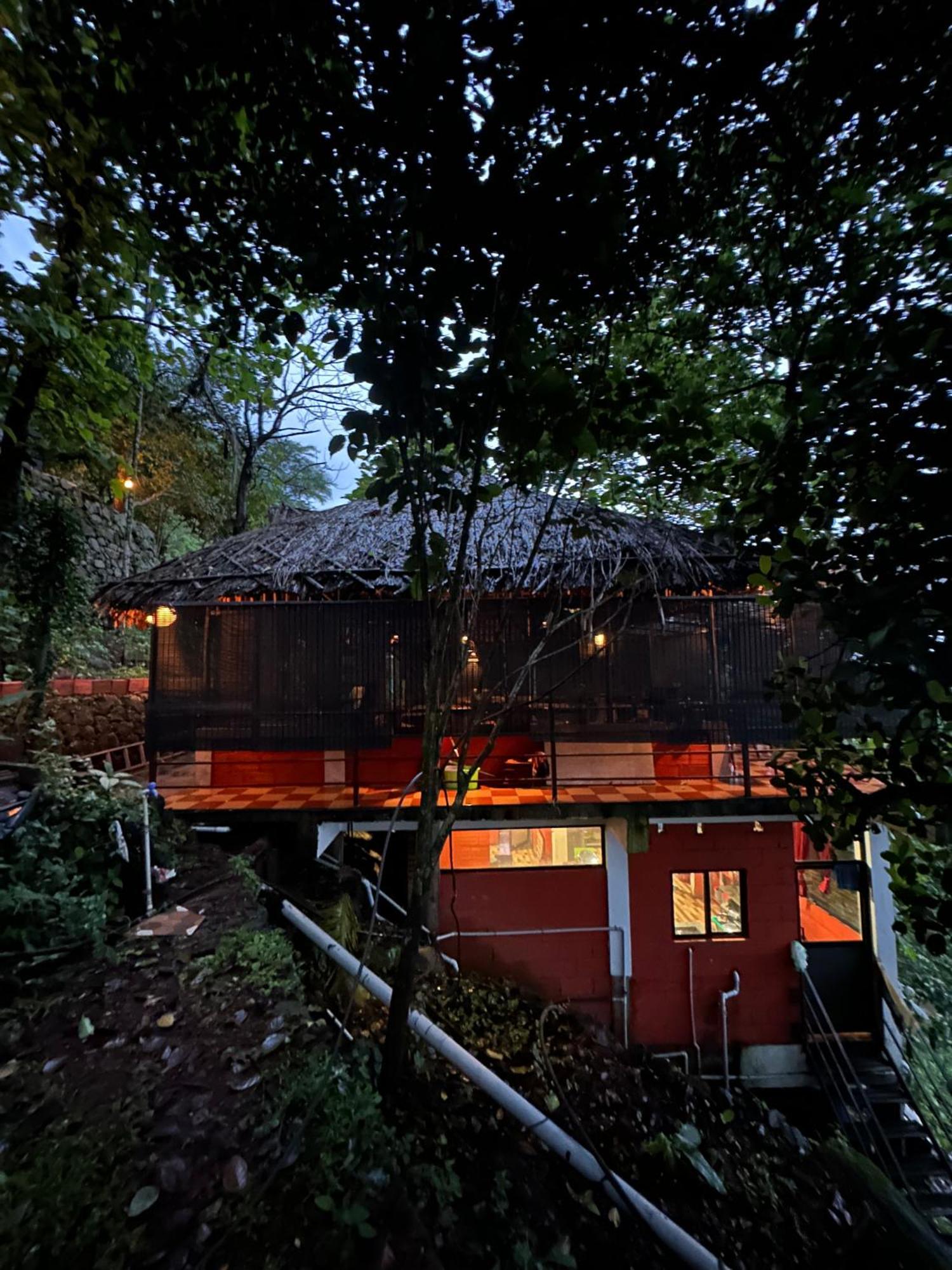 Sunset Valley Kerala Pool Resort - Serene Natural Forest Cottage Stay In Idukki With Sunrise & Sunset Panoramas, Natural Streams & Tranquil Summer Evenings Pīrmed Extérieur photo