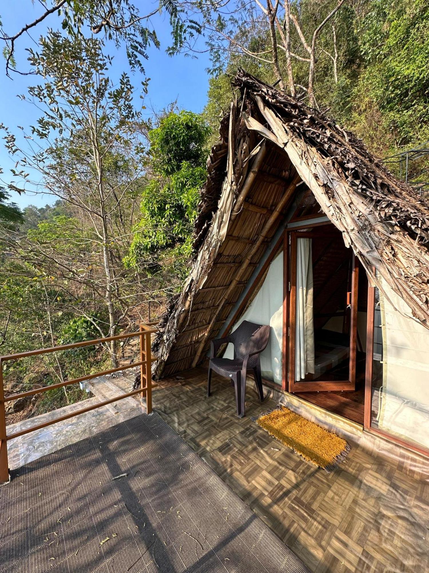 Sunset Valley Kerala Pool Resort - Serene Natural Forest Cottage Stay In Idukki With Sunrise & Sunset Panoramas, Natural Streams & Tranquil Summer Evenings Pīrmed Extérieur photo