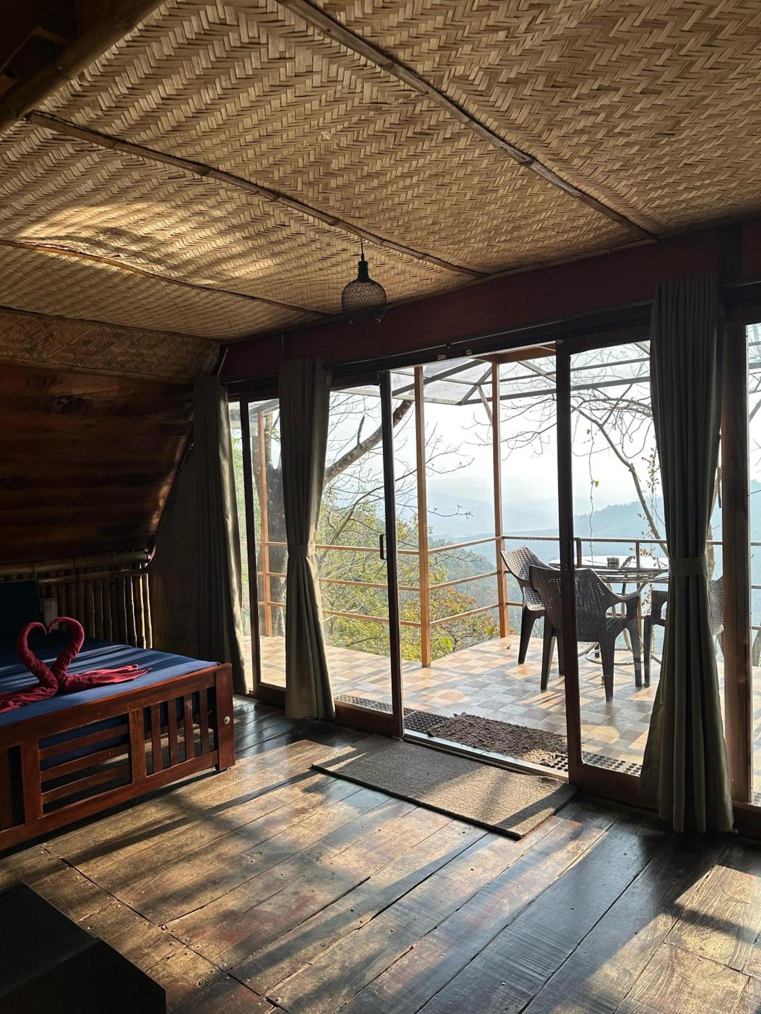 Sunset Valley Kerala Pool Resort - Serene Natural Forest Cottage Stay In Idukki With Sunrise & Sunset Panoramas, Natural Streams & Tranquil Summer Evenings Pīrmed Extérieur photo