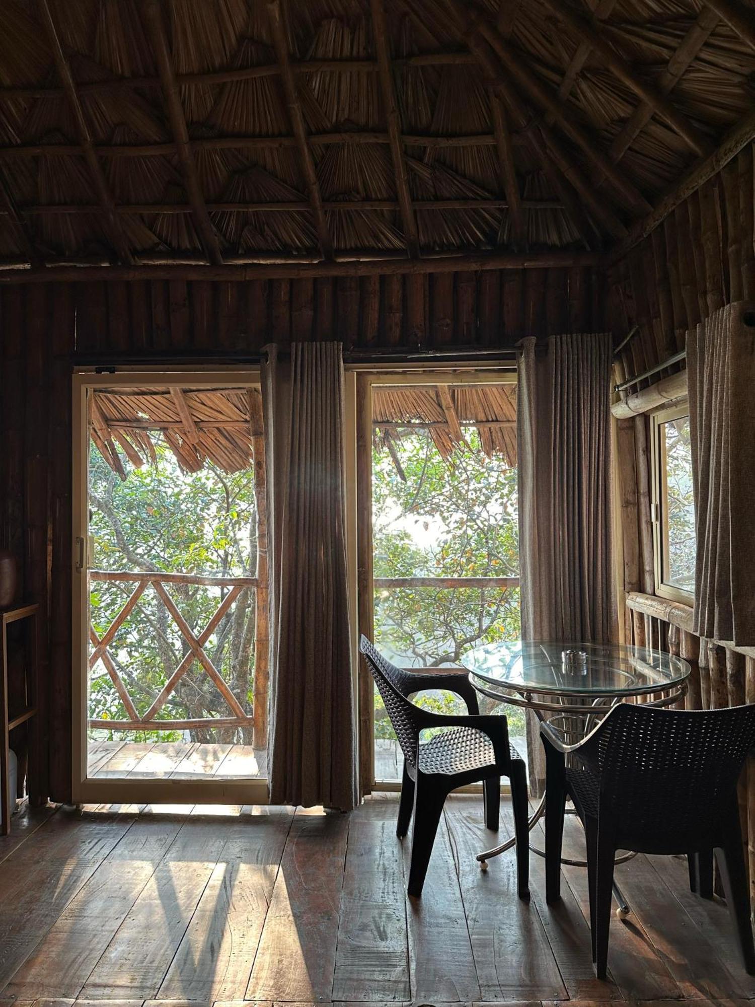 Sunset Valley Kerala Pool Resort - Serene Natural Forest Cottage Stay In Idukki With Sunrise & Sunset Panoramas, Natural Streams & Tranquil Summer Evenings Pīrmed Extérieur photo