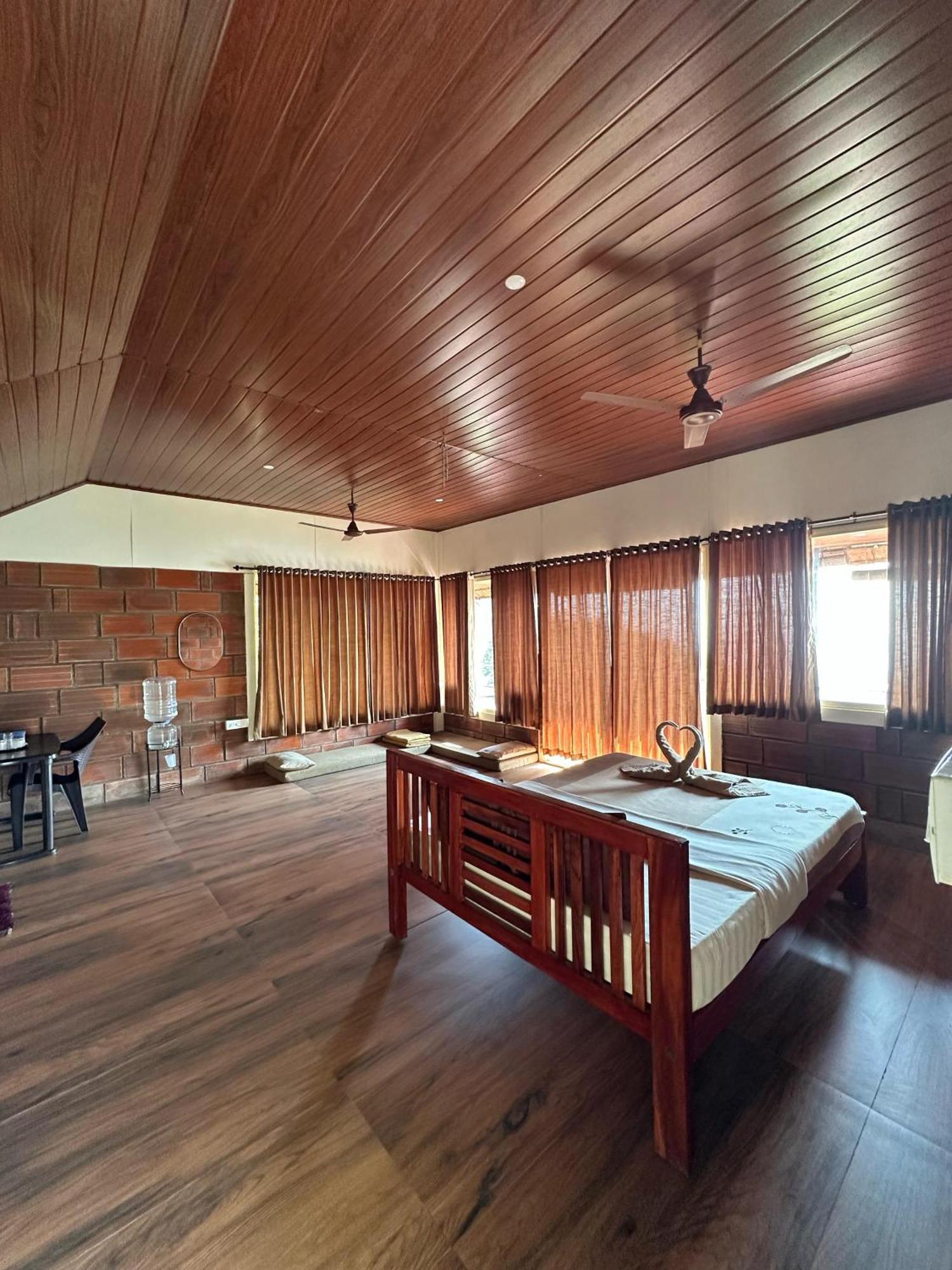 Sunset Valley Kerala Pool Resort - Serene Natural Forest Cottage Stay In Idukki With Sunrise & Sunset Panoramas, Natural Streams & Tranquil Summer Evenings Pīrmed Extérieur photo